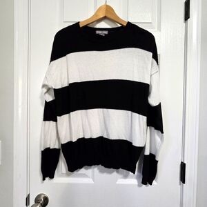 Fred and Sibel Women's Black White Striped Soft Sweater Size Medium